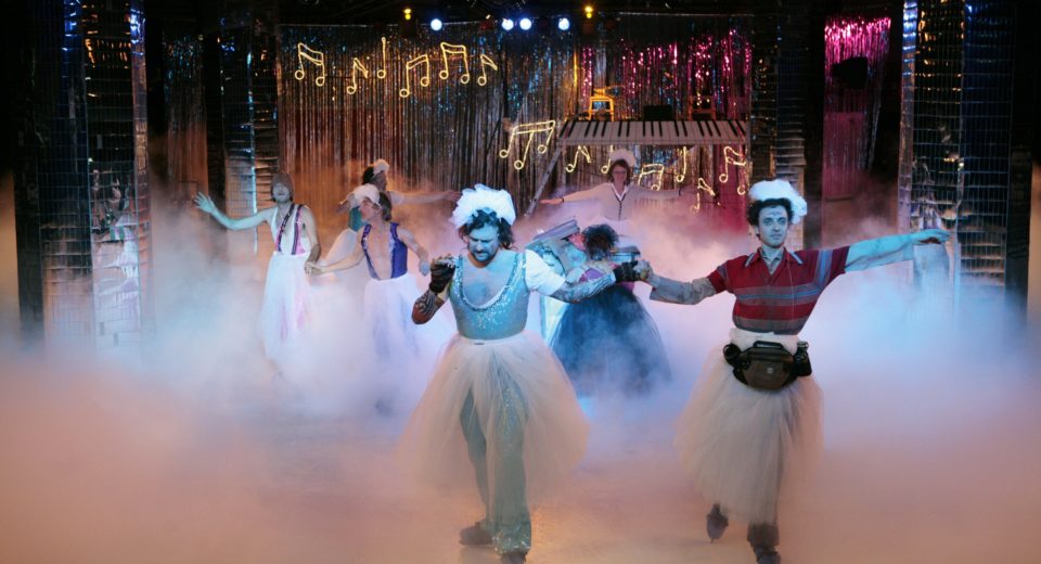 daklozen-0034 Rotterdam, 25-01-08. Repetitiebeel van de voorstelling "Daklozen on ice" door het RO theater in samenwerking met Vis`a Vis, regie Pieter Kramer.
Foto Leo van Velzen.