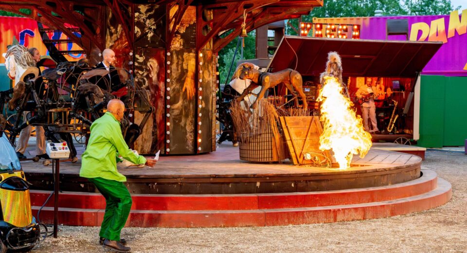 Carrousel (2026) Carrousel (2026)